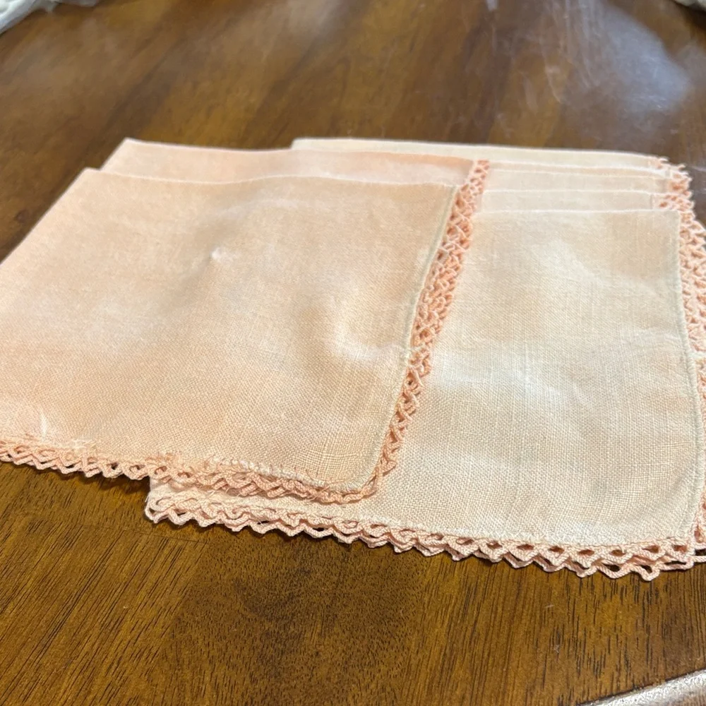 Peach Lace-Trimmed Napkins